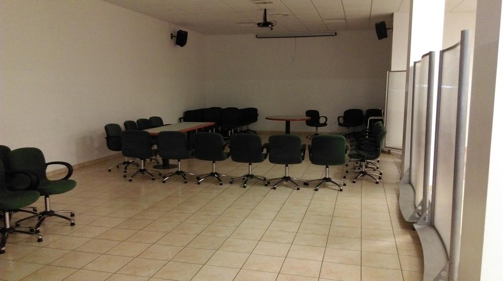 Hotel Flaminio Tavernelle Serrungarina Bagian luar foto