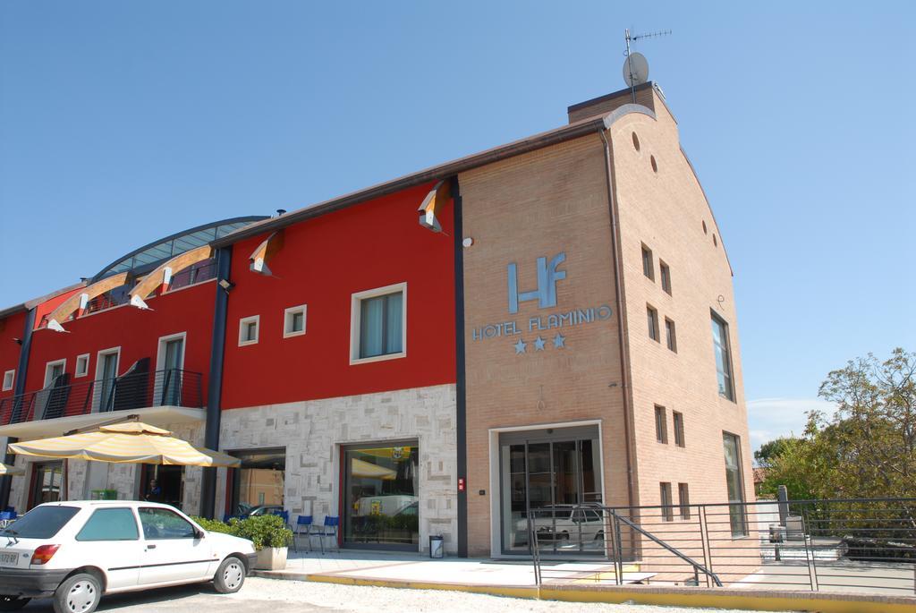 Hotel Flaminio Tavernelle Serrungarina Bagian luar foto